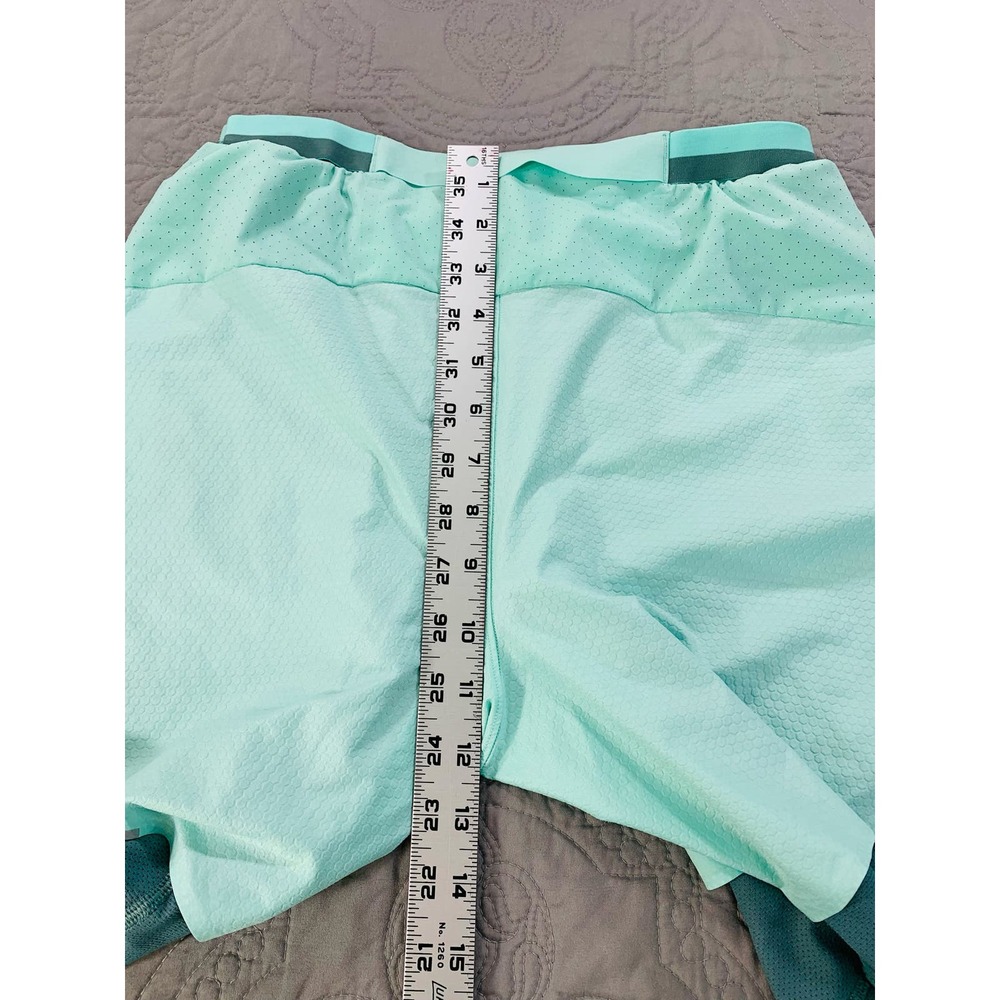 Lululemon Shorts Teal Womens Small Mint Turquoise Compression Lined Athletic - Picture 9 of 9